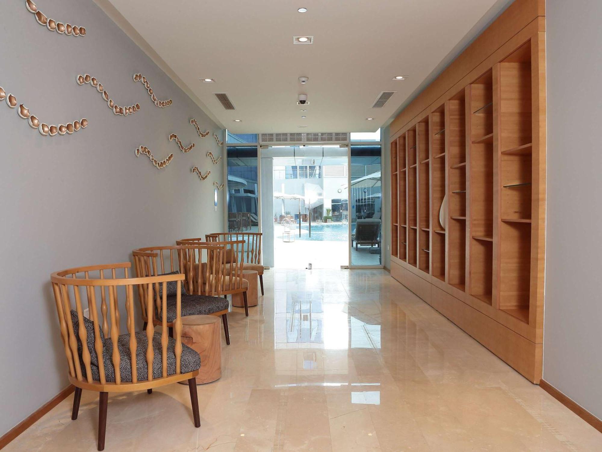 Novotel Jazan Exterior photo The interior of the hospital